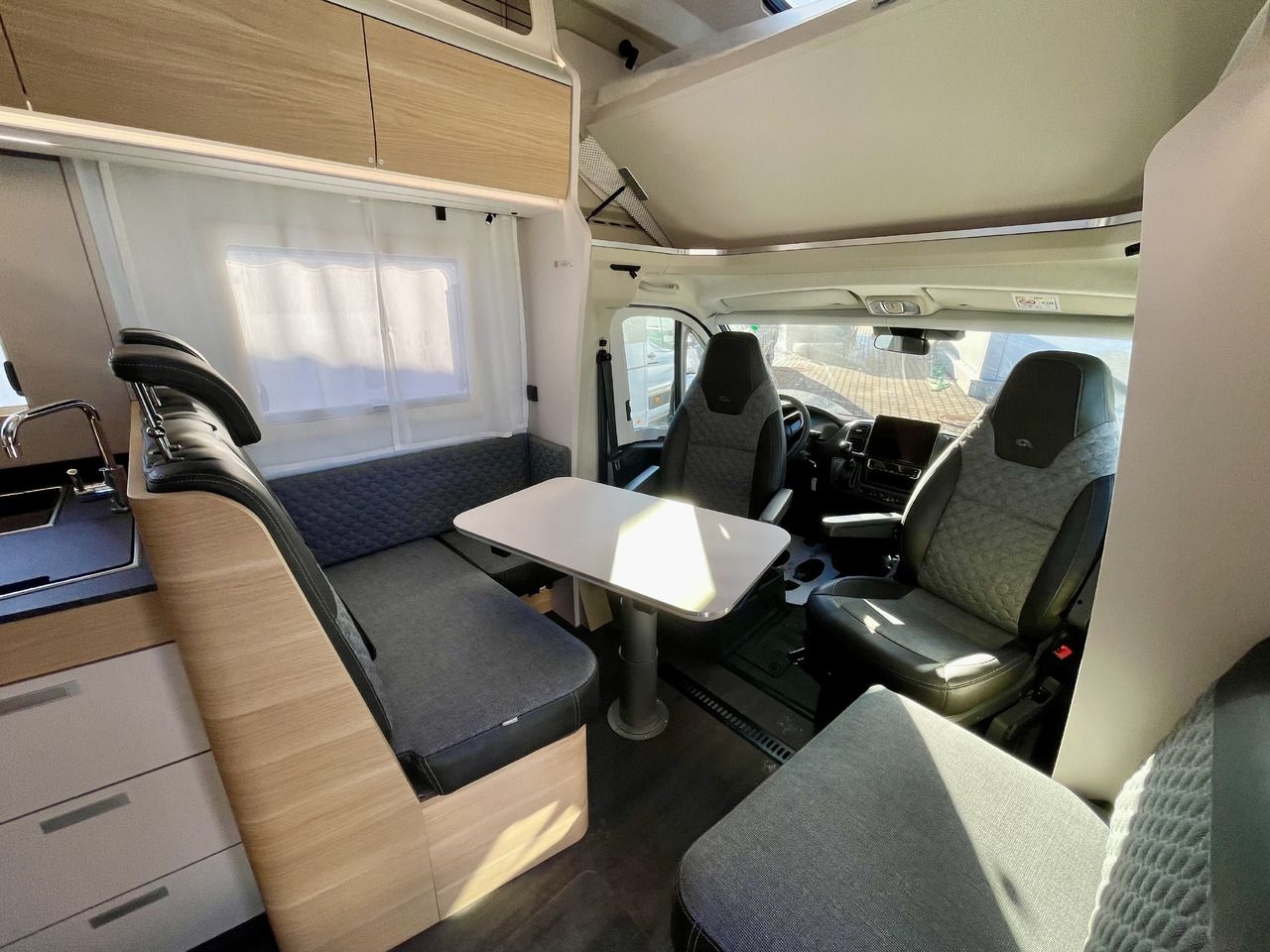 Alcove motorhome Coral XL 660 SL Coral XL 660 SL- Photo 4