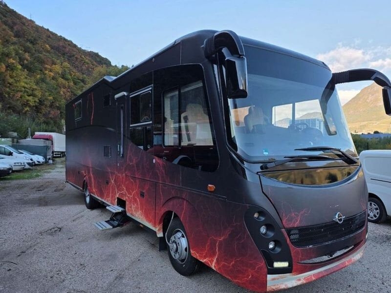 Integriertes Wohnmobil MAN CARTHAGO LINER 82Q PKW- Photo 4