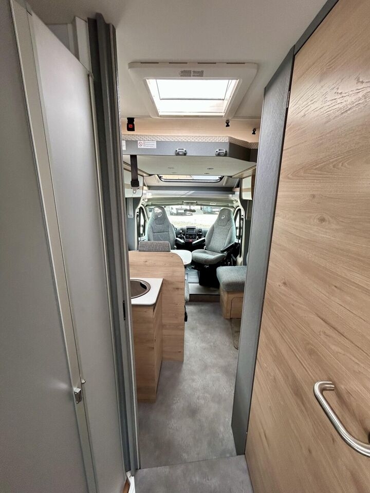 Teilintegriertes Wohnmobil DETHLEFFS Just Camp T 7052 DBM- Photo 3