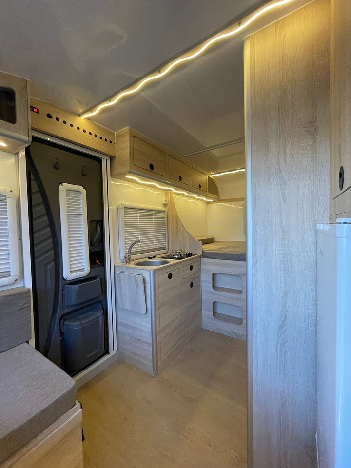 Caravan 414 C (STABLE BED) 414 C (STABLE BED)- Photo 3