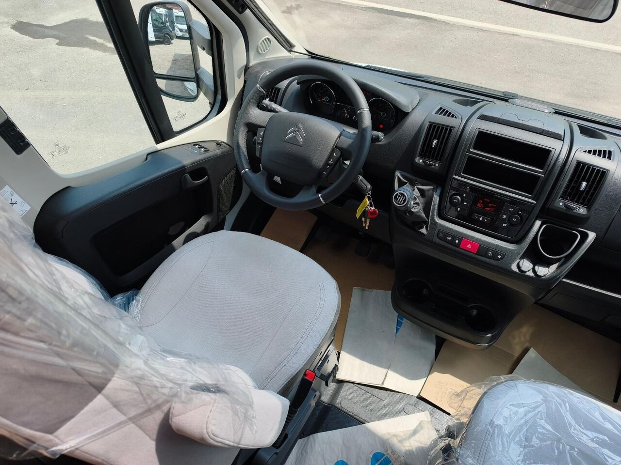 Teilintegriertes Wohnmobil LMC Tourer lift H 730 ,Hubbett,- Photo 3