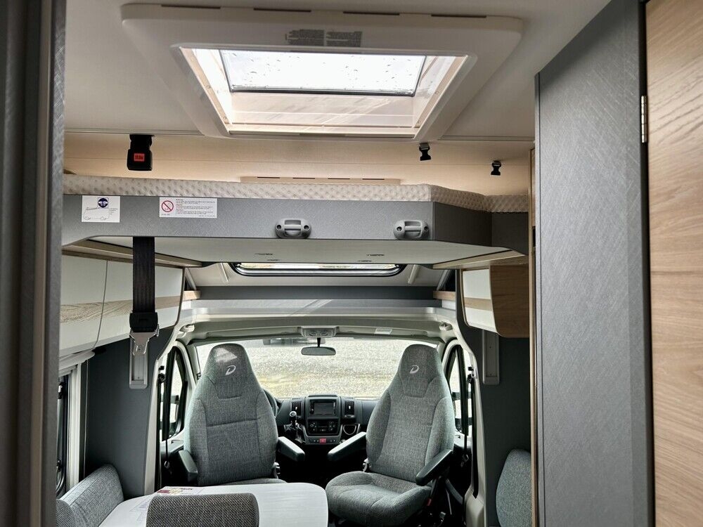 Teilintegriertes Wohnmobil DETHLEFFS Just Camp T 7052 DBM- Photo 4
