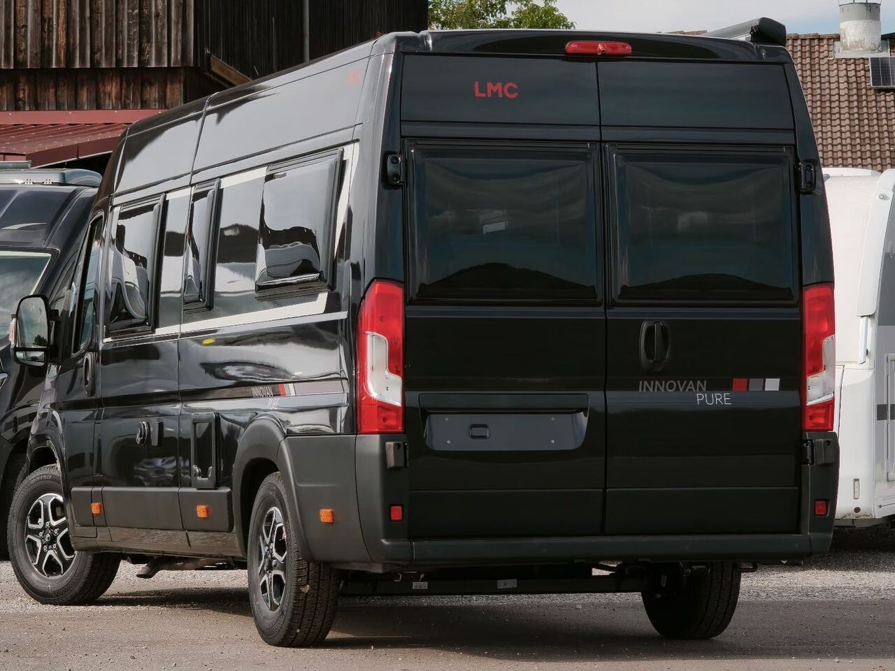 Camper Van LMC Innovan pure 640, Automatik,Längsbetten,Model 27- Photo 5