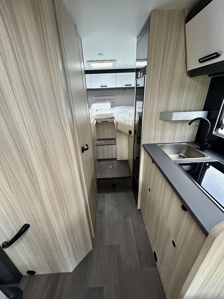 Semi-integrated motorhome GLUECKSMOBIL T 70DL Glücks Paket / Automatik- Photo 3