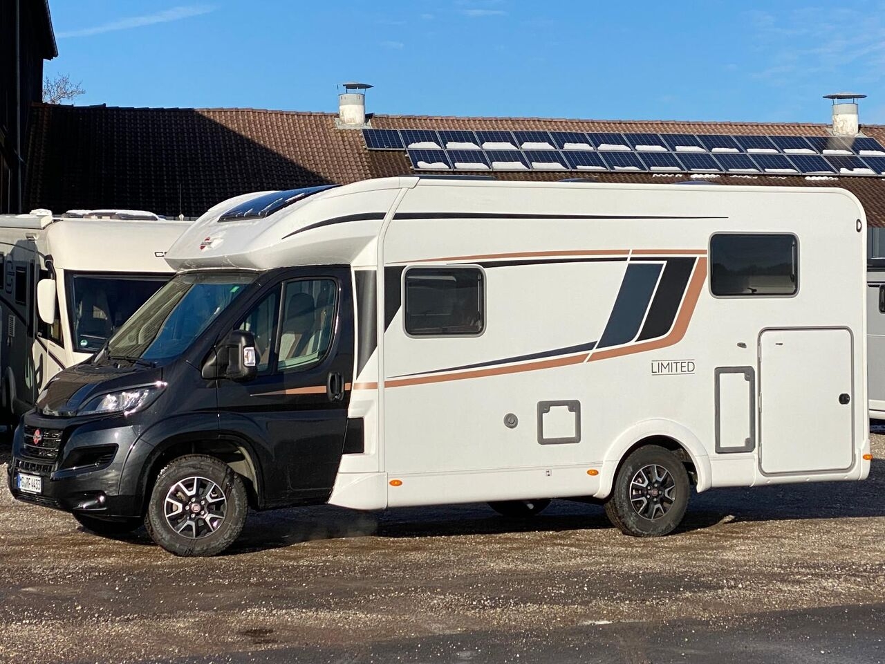 Teilintegriertes Wohnmobil Bürstner Limited T 690 G Riva Loft Bürstner Limited T 690 G Riva Loft- Photo 4