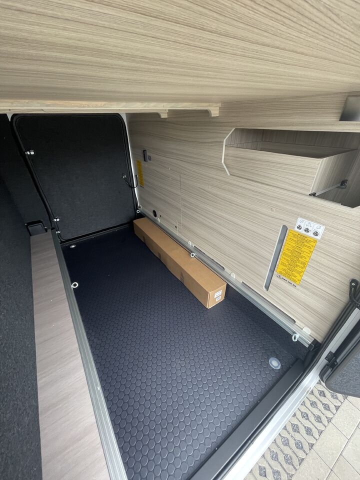 Teilintegriertes Wohnmobil Adria COMPACT 60Y JUBILEE DL- Photo 3