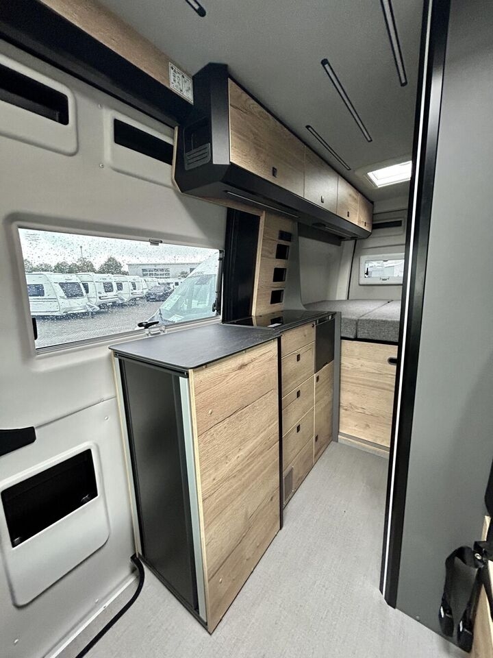 Camper Van POESSL Roadstar XT Mercedes Chassis Paket Premium- Photo 4