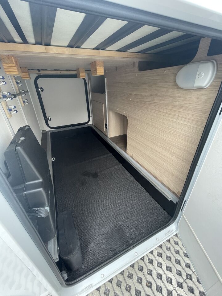 Teilintegriertes Wohnmobil Sunlight VANS V 66- Photo 3