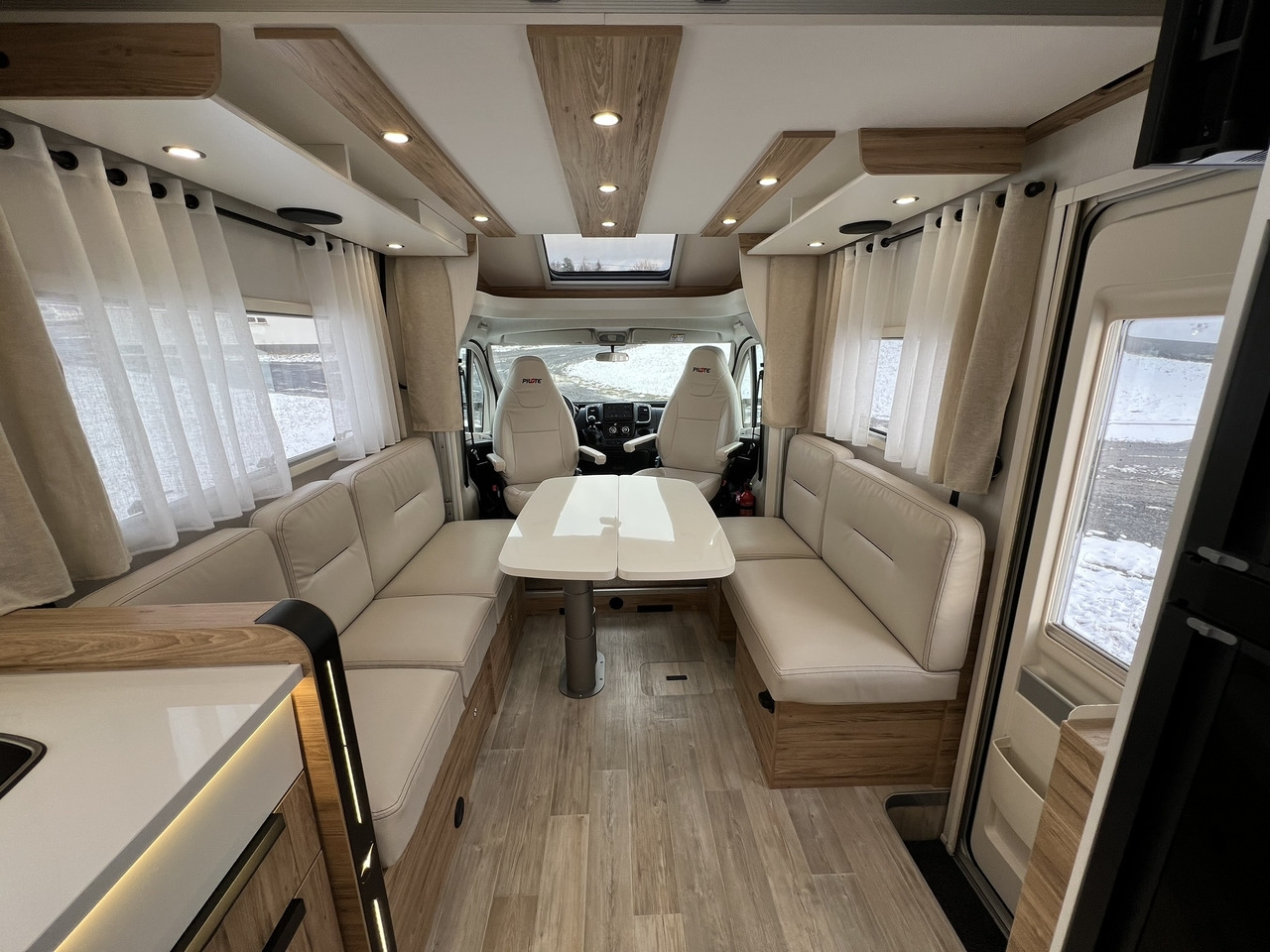 Teilintegriertes Wohnmobil Pacific P696D Hubbett - Solar - Markise Pacific P696D Hubbett - Solar - Markise- Photo 3