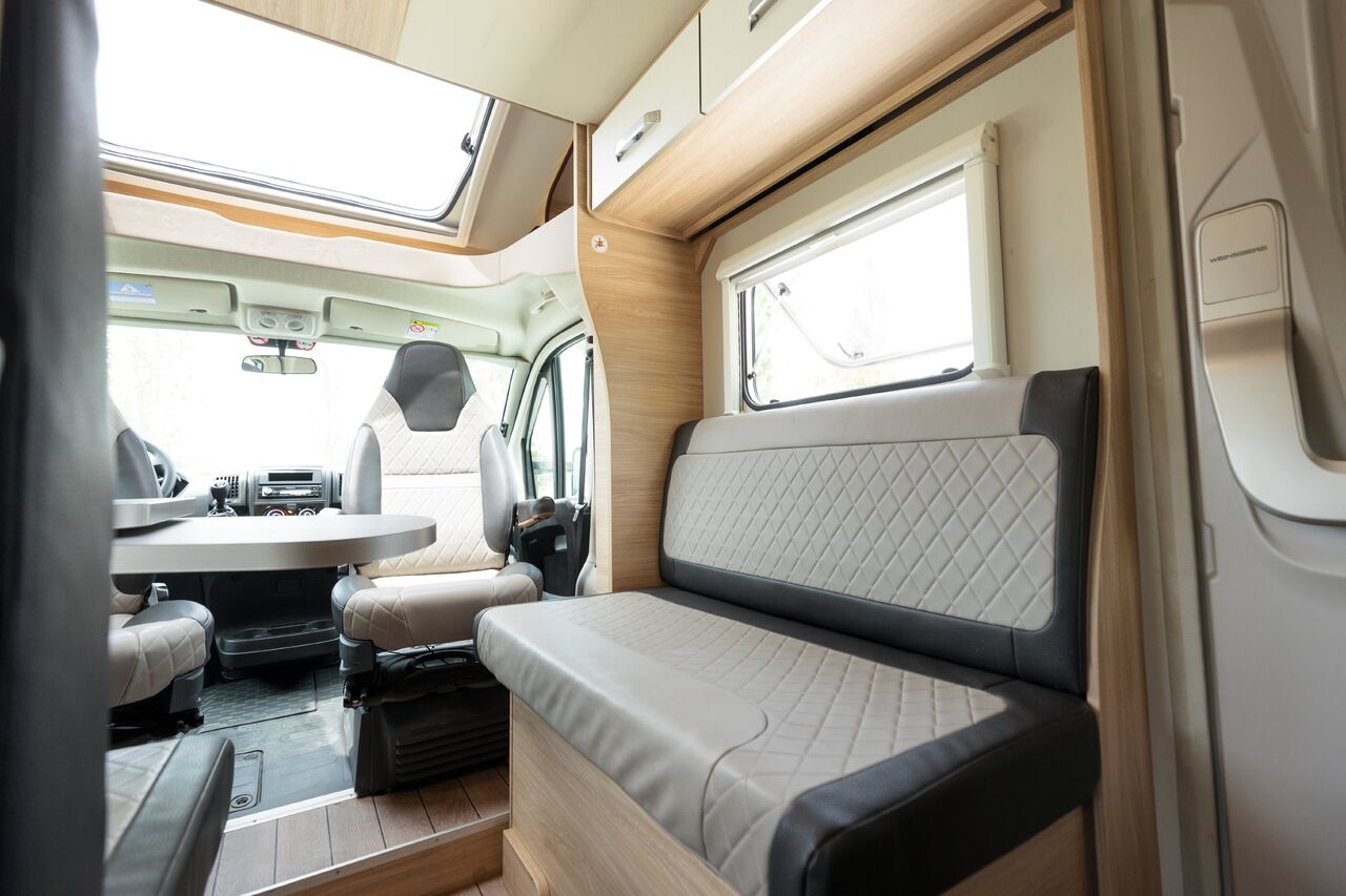 Camper Van Weinsberg Carasuite 650 MF 2.3 Mjet Weinsberg Carasuite 650 MF 2.3 Mjet- Photo 2