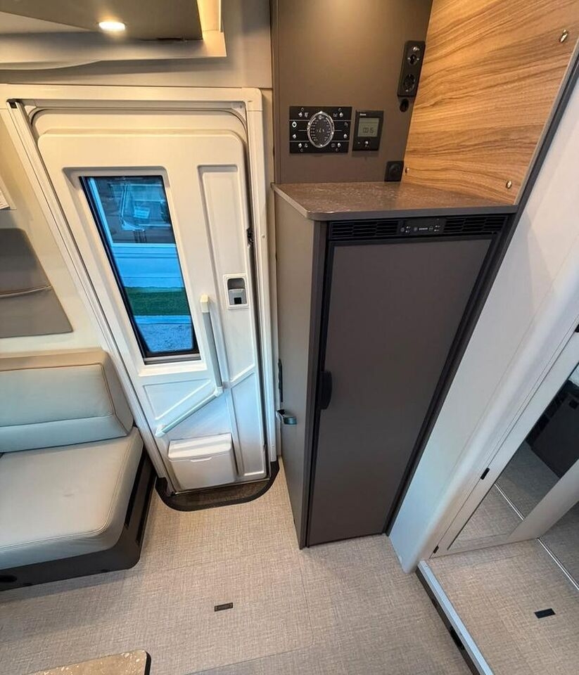 Teilintegriertes Wohnmobil Bürstner BURSTNER B66 732 TD camper- Photo 5
