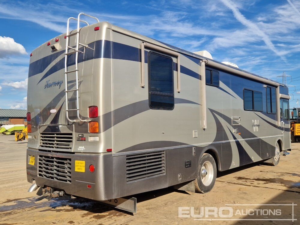 Camper Van 2004 Winnebago Journey Motorhome- Photo 5