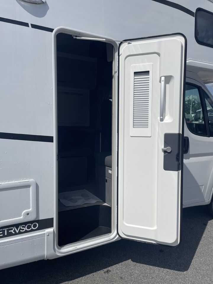 Alkoven Wohnmobil Etrusco A 6.9 SB- Photo 5