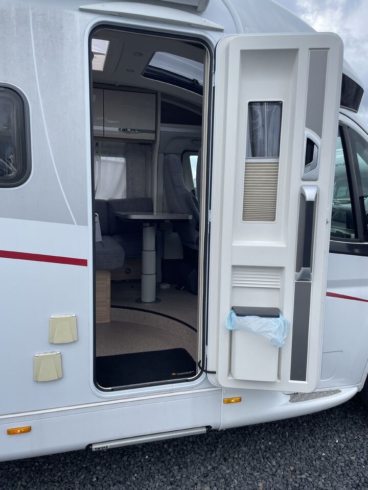 Teilintegriertes Wohnmobil Dethleffs T 1- Photo 2