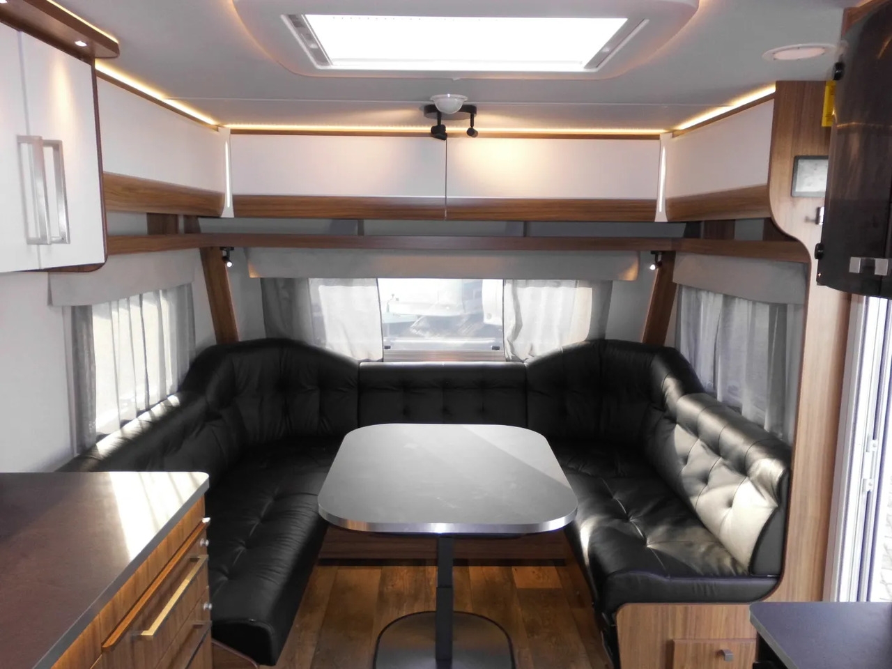 Wohnwagen Polar 730 QA Customized LEDER KLIMA SOUND++ Polar 730 QA Customized LEDER KLIMA SOUND++- Photo 5
