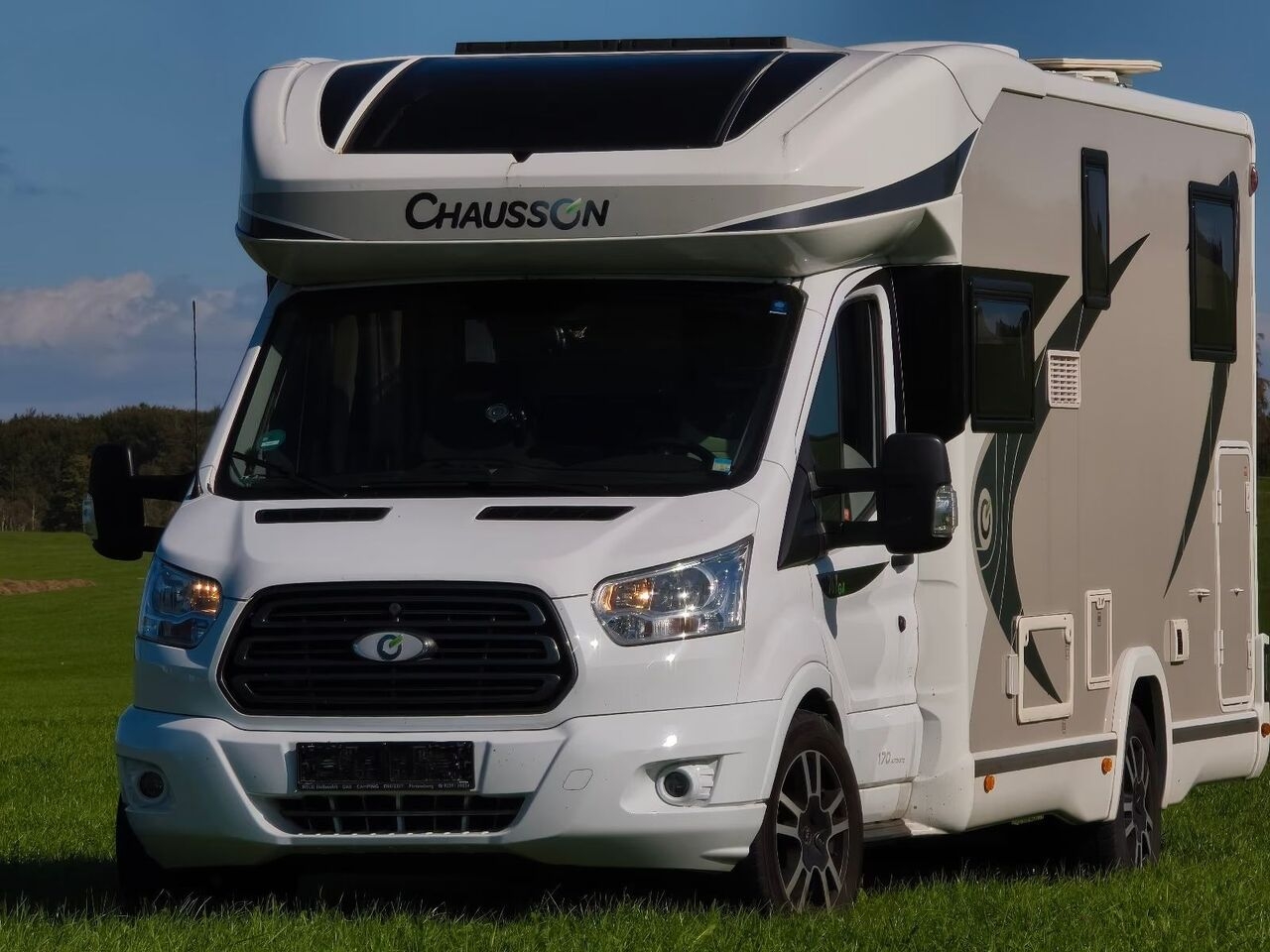 Teilintegriertes Wohnmobil Chausson titanium 767 GA Automatik, Hubbett und Längsbett- Photo 2