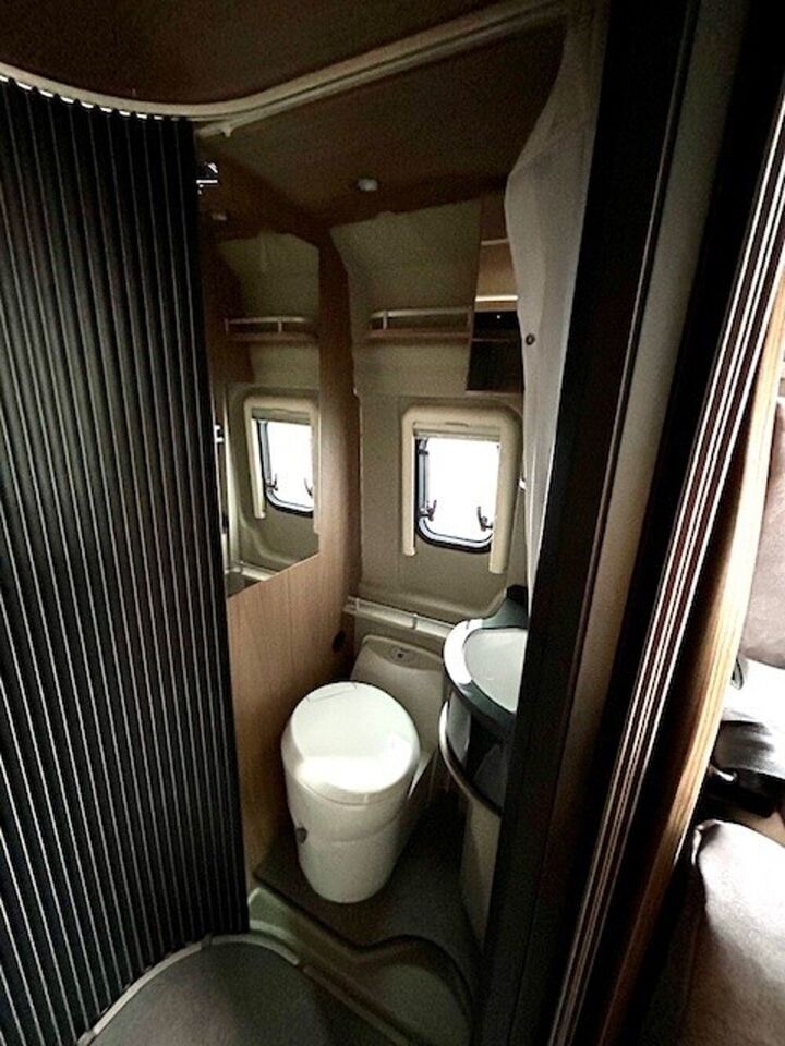 Camper Van POESSL 2Win R Plus Citroen 140 PS Autom. /Easy Driving- Photo 4