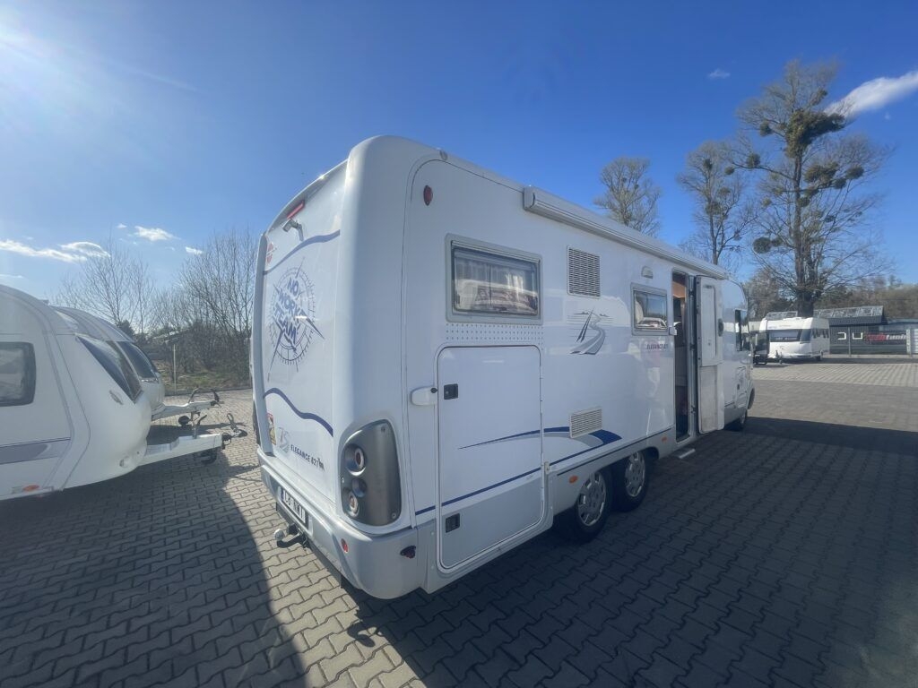 Integriertes Wohnmobil Kamper Integra Bürstner i821 ELEGANCE 2005 Kamper Integra Bürstner i821 ELEGANCE 2005- Photo 4