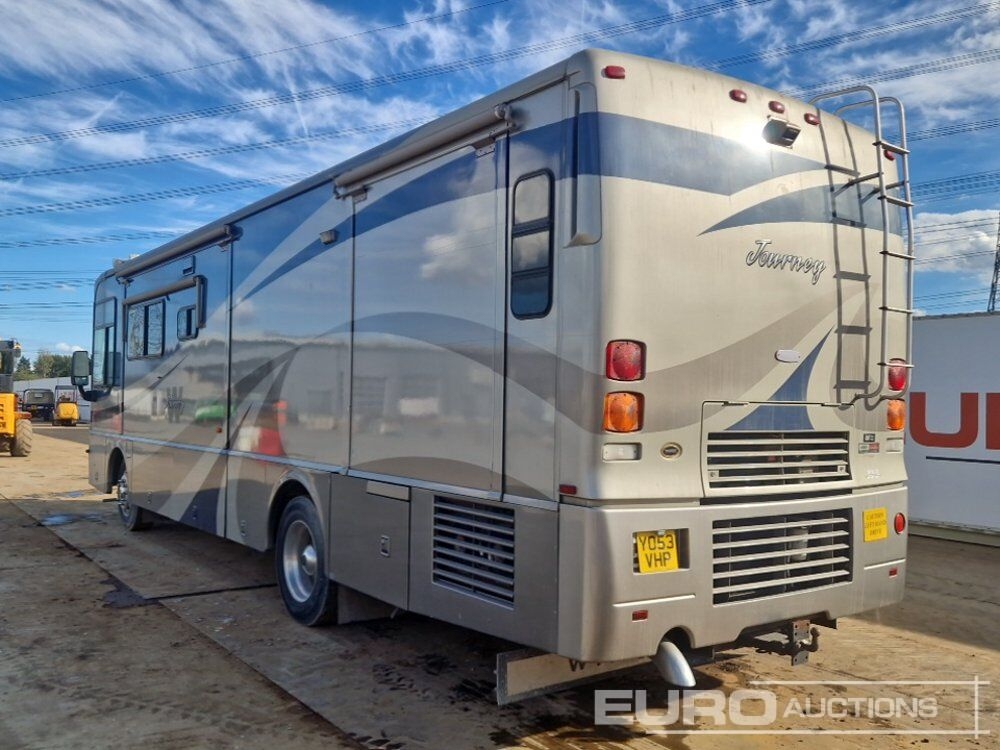 Camper Van 2004 Winnebago Journey Motorhome- Photo 3