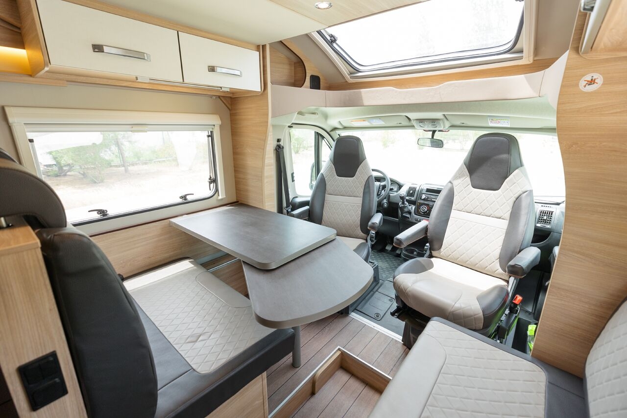 Camper van Weinsberg Carasuite 650 MF 2.3 Mjet Weinsberg Carasuite 650 MF 2.3 Mjet- Photo 2