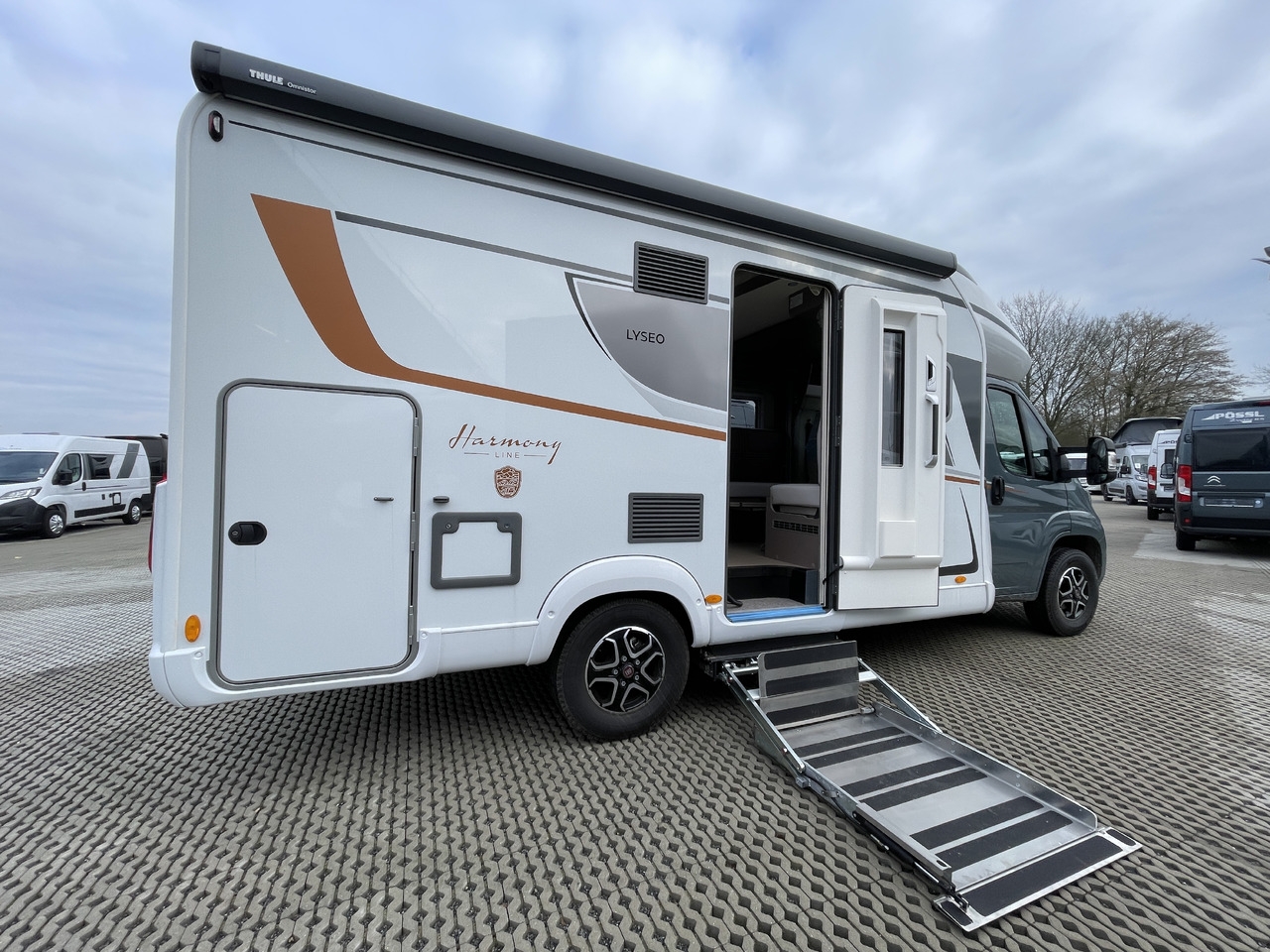 Teilintegriertes Wohnmobil Lyseo TD 684 *ROLLSTUHLGERECHT mit Lift Lyseo TD 684 *ROLLSTUHLGERECHT mit Lift- Photo 4