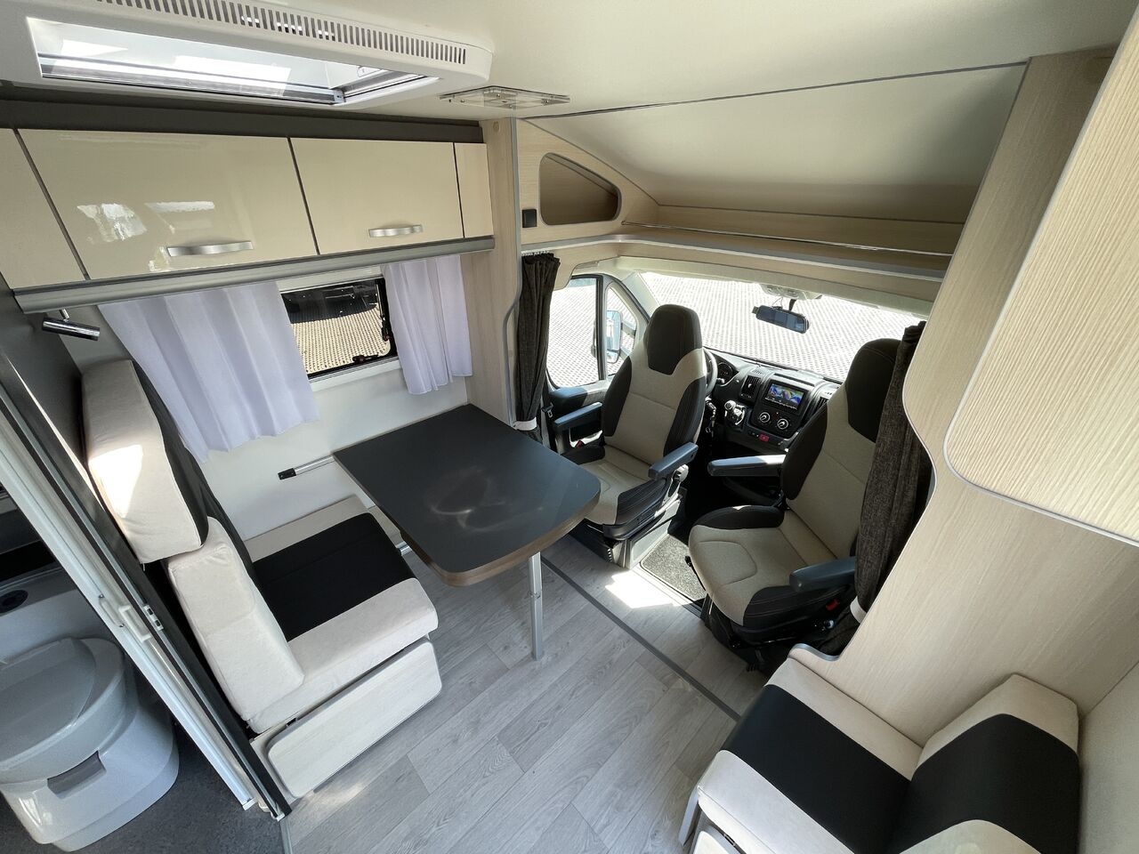 Teilintegriertes Wohnmobil Across AERO 651 CPH- Photo 5