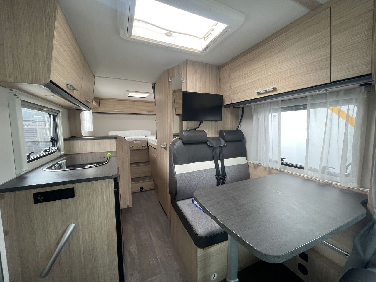Teilintegriertes Wohnmobil Sunlight VANS V 66- Photo 4