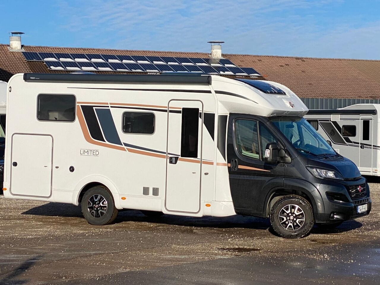 Teilintegriertes Wohnmobil Bürstner Limited T 690 G Riva Loft Bürstner Limited T 690 G Riva Loft- Photo 2