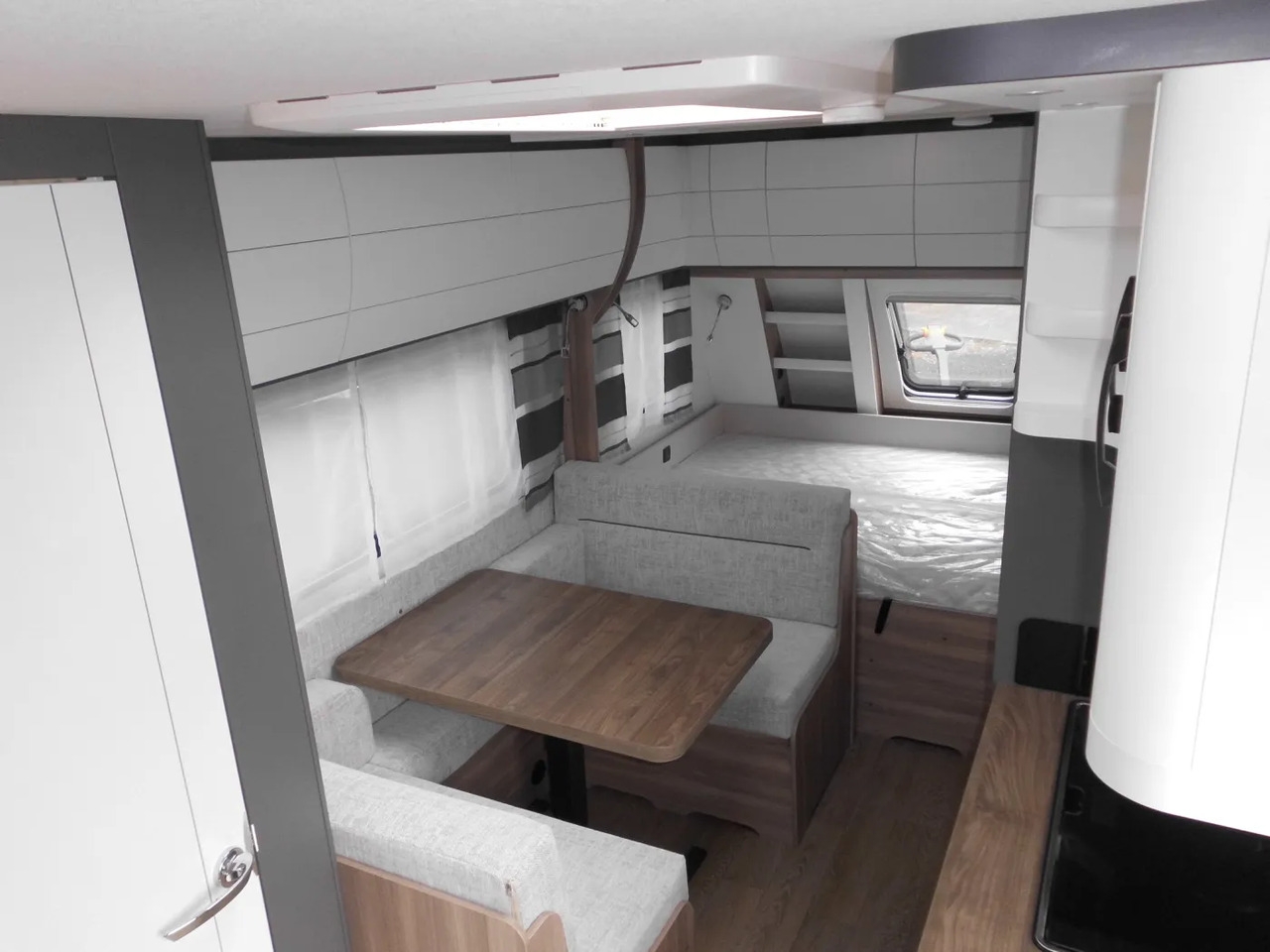 Wohnwagen Hobby Excellent Edition 490 KMF 2025 GARAGE AUTARK 1800KG Hobby Excellent Edition 490 KMF 2025 GARAGE AUTARK 1800KG- Photo 4