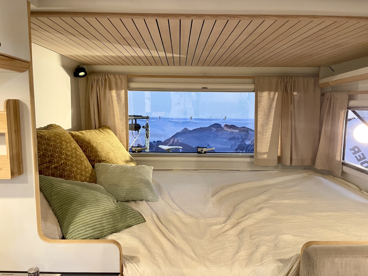 Teilintegriertes Wohnmobil- Photo 3