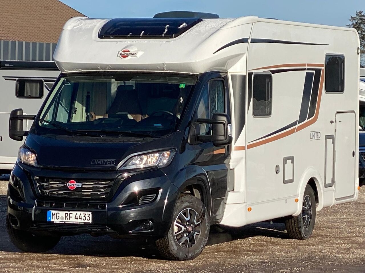 Teilintegriertes Wohnmobil Bürstner Limited T 690 G Riva Loft Bürstner Limited T 690 G Riva Loft- Photo 3