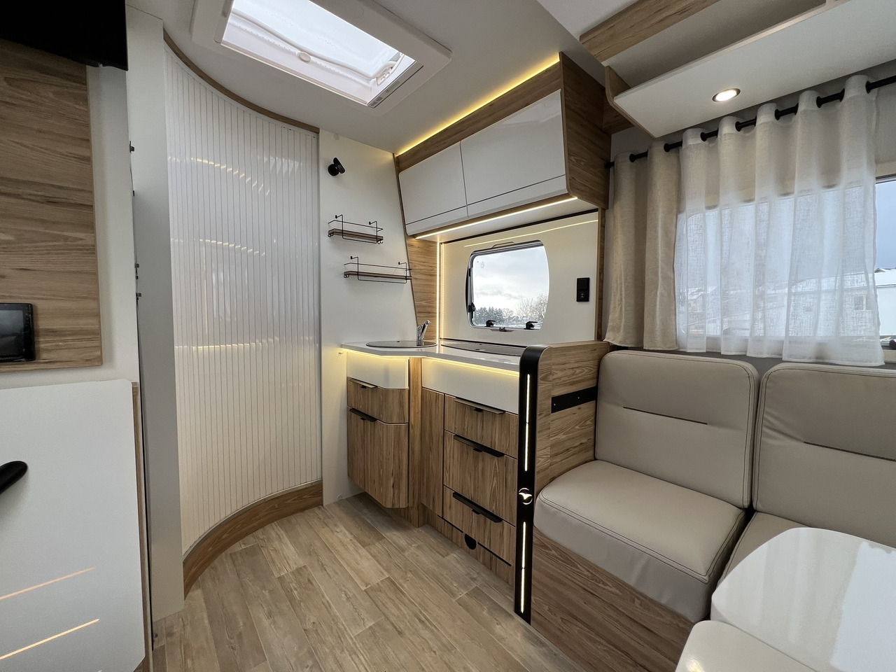 Teilintegriertes Wohnmobil Pacific P696D Hubbett - Solar - Markise Pacific P696D Hubbett - Solar - Markise- Photo 5