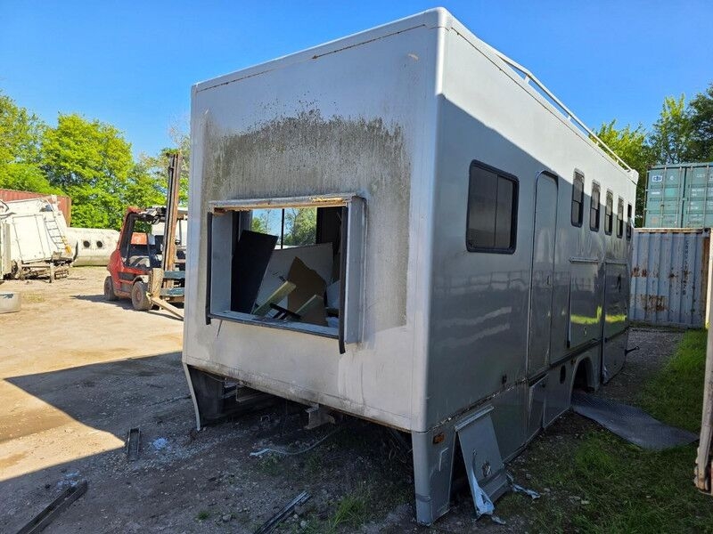 Wohnmobil Camper body Camper Opbouw 4.95m – Ruime Camper Body – Perfect voor Zelfbouw Camper Camper body Camper Opbouw 4.95m – Ruime Camper Body – Perfect voor Zelfbouw Camper- Photo 2