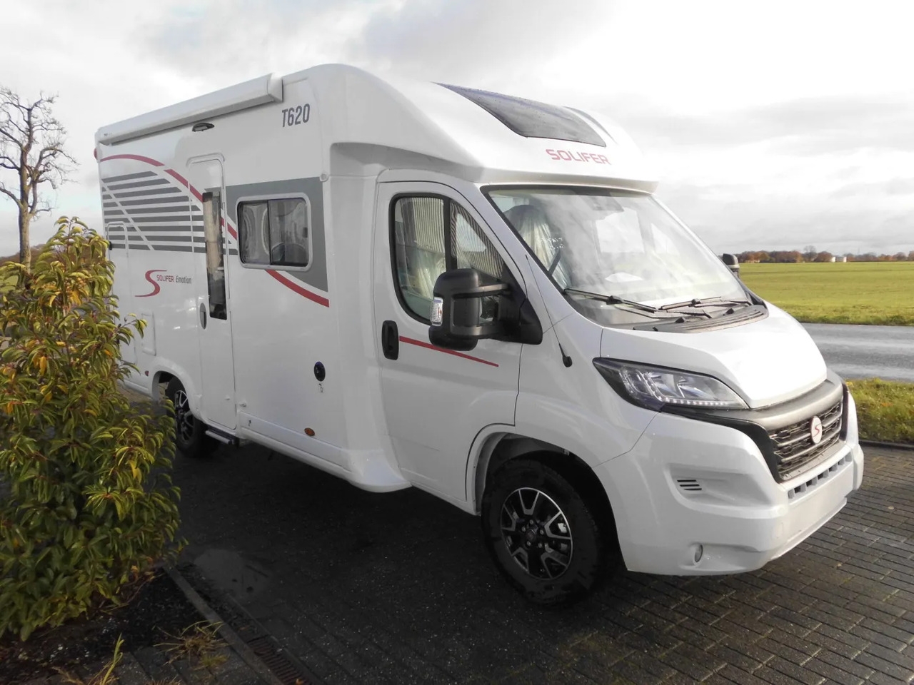 Semi-integrated motorhome Solifer Emotion 620 DB Premium STARK REDUZIERT -20.320€ Solifer Emotion 620 DB Premium STARK REDUZIERT -20.320€- Photo 2