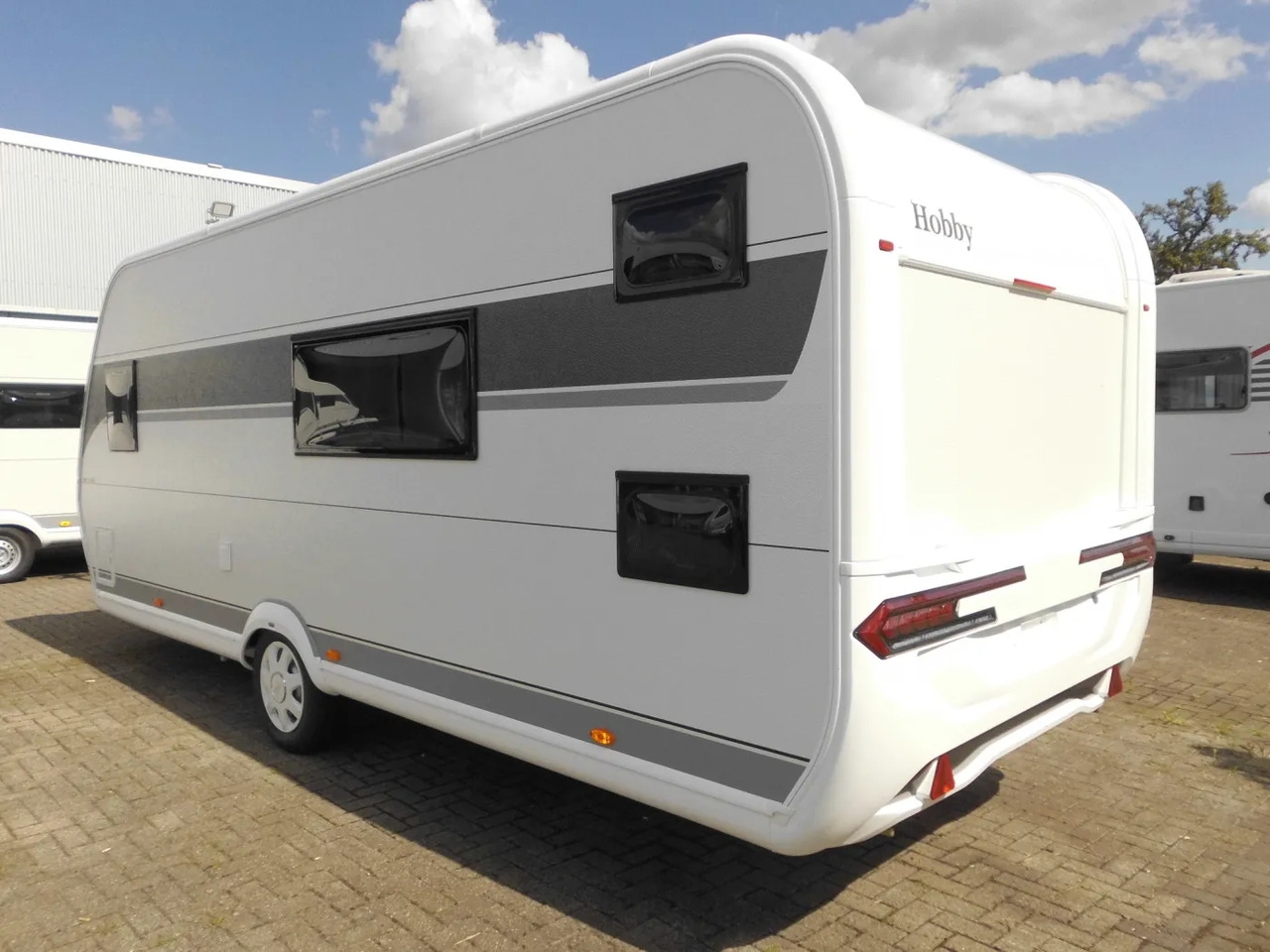 Caravan Hobby De Luxe 540 KMFe 2026 GARAGE AUTARK 1800kg. Hobby De Luxe 540 KMFe 2026 GARAGE AUTARK 1800kg.- Photo 3