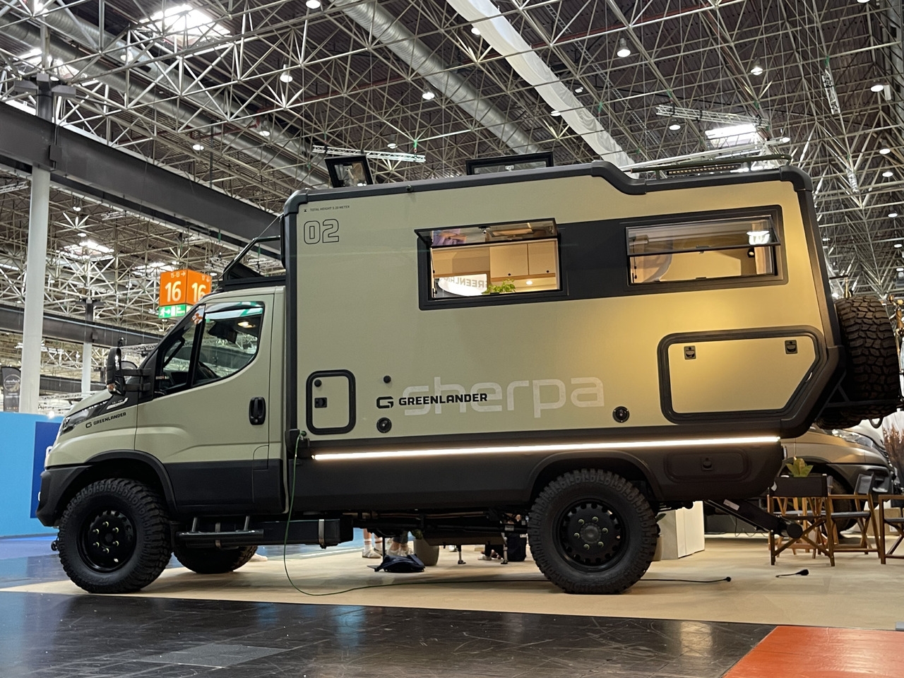Teilintegriertes Wohnmobil- Photo 2