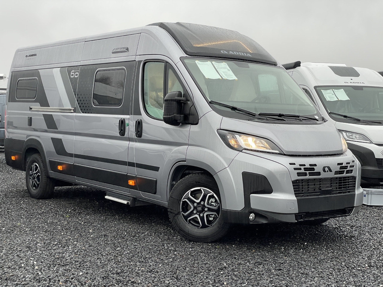 Camper Van Twin Supreme 640 SLB *60 Y Edition*Bestand* Twin Supreme 640 SLB *60 Y Edition*Bestand*- Photo 2