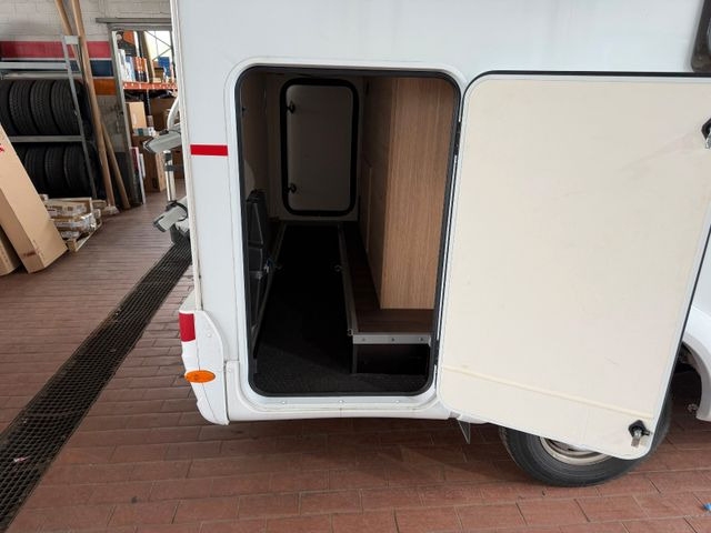 Semi-integrated motorhome Sunlight V 60,AHK,Luftfederung,Solar,Navi,Rückfahrk.,Mark Sunlight V 60,AHK,Luftfederung,Solar,Navi,Rückfahrk.,Mark- Photo 4