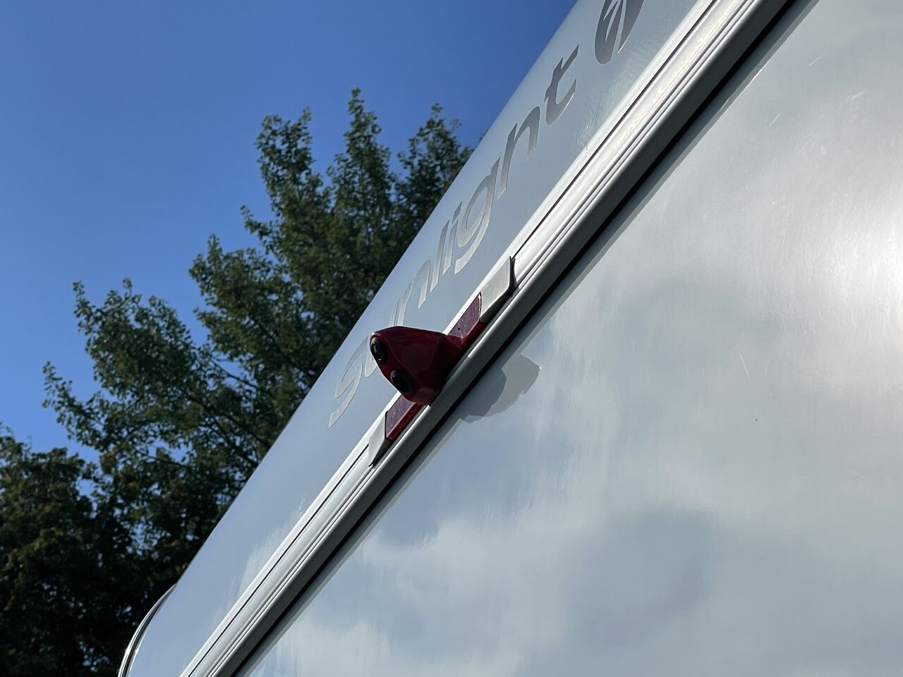 Semi-integrated motorhome Sunlight TEILINTEGRIERT T 66- Photo 3