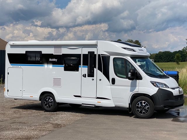 Semi-integrated motorhome Hobby OnTour C 700 GQ MJ25/MARKISE/RFK/SAFETY-PAKET Hobby OnTour C 700 GQ MJ25/MARKISE/RFK/SAFETY-PAKET- Photo 2
