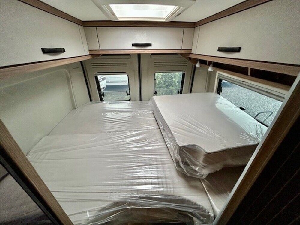 Camper Van POESSL 2Win R Plus Citroen 140 PS Autom. /Easy Driving- Photo 2