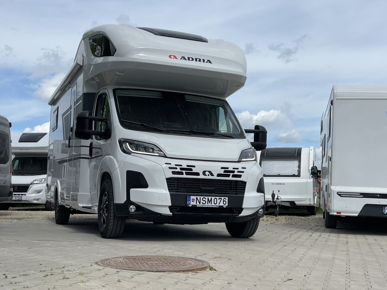 Alcove motorhome Coral XL 660 SL Coral XL 660 SL- Photo 2