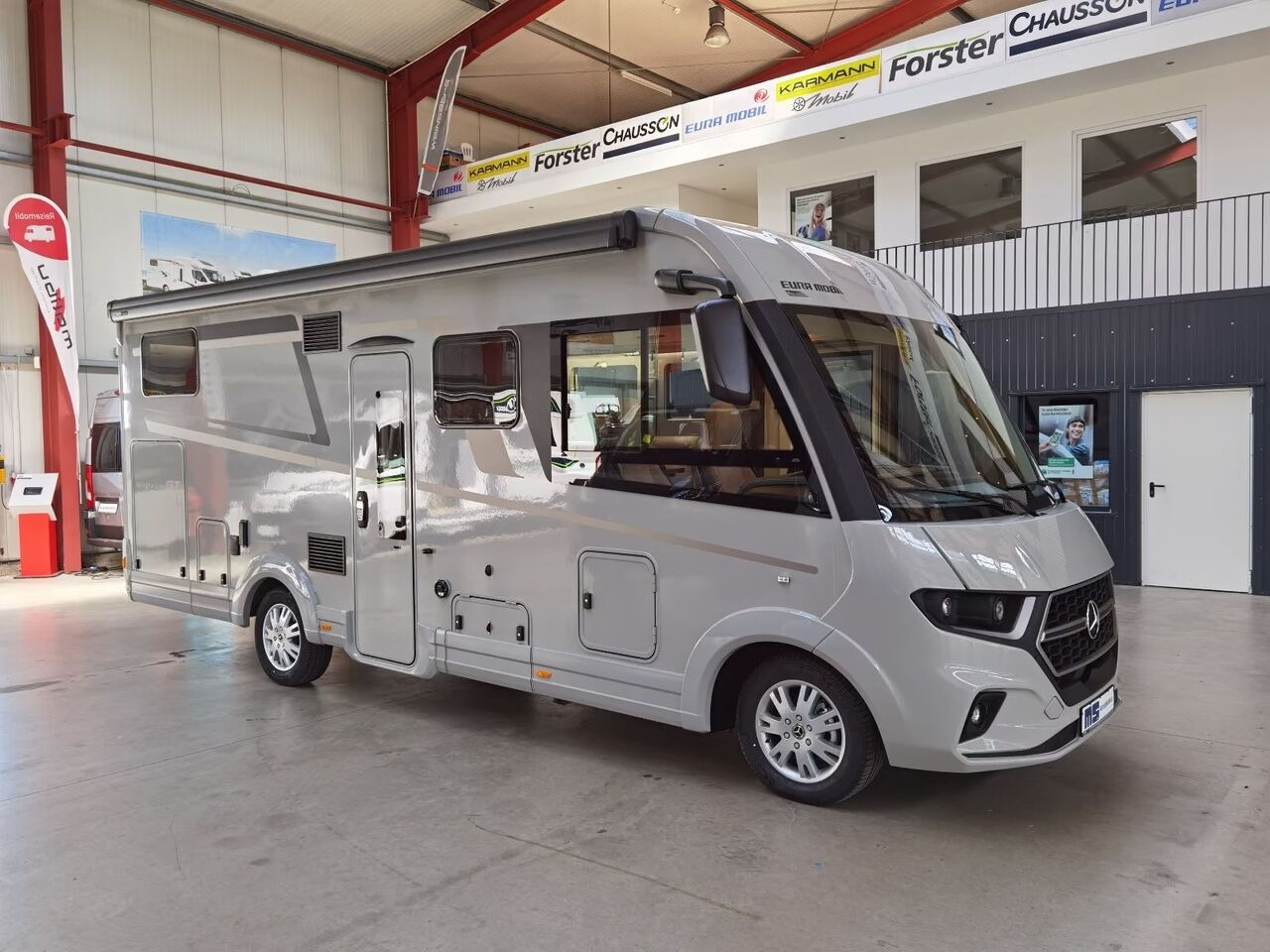 Integriertes Wohnmobil Eura Mobil INTEGRA LINE GT 726 EF / MB 170PS-9G / MOD.2026- Photo 4