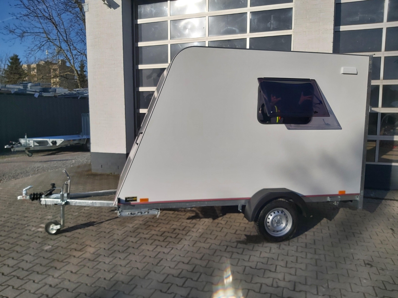 Caravan Kargo Camp TFS S Midi+ 320x150x180cm aero Seitentür Rampe Fenster+ 230V 12V 750kg Bremse 100km/H Kargo Camp TFS S Midi+ 320x150x180cm aero Seitentür Rampe Fenster+ 230V 12V 750kg Bremse 100km/H- Photo 3
