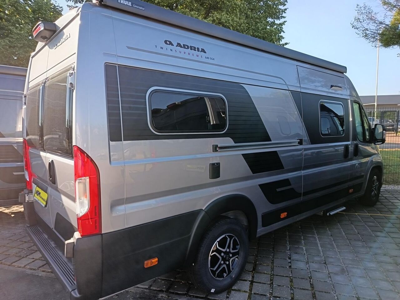 Camper Van Adria Twin Edition 640 SGX Maxi*MARKISE*SOLAR*LED*NAVI Adria Twin Edition 640 SGX Maxi*MARKISE*SOLAR*LED*NAVI- Photo 4