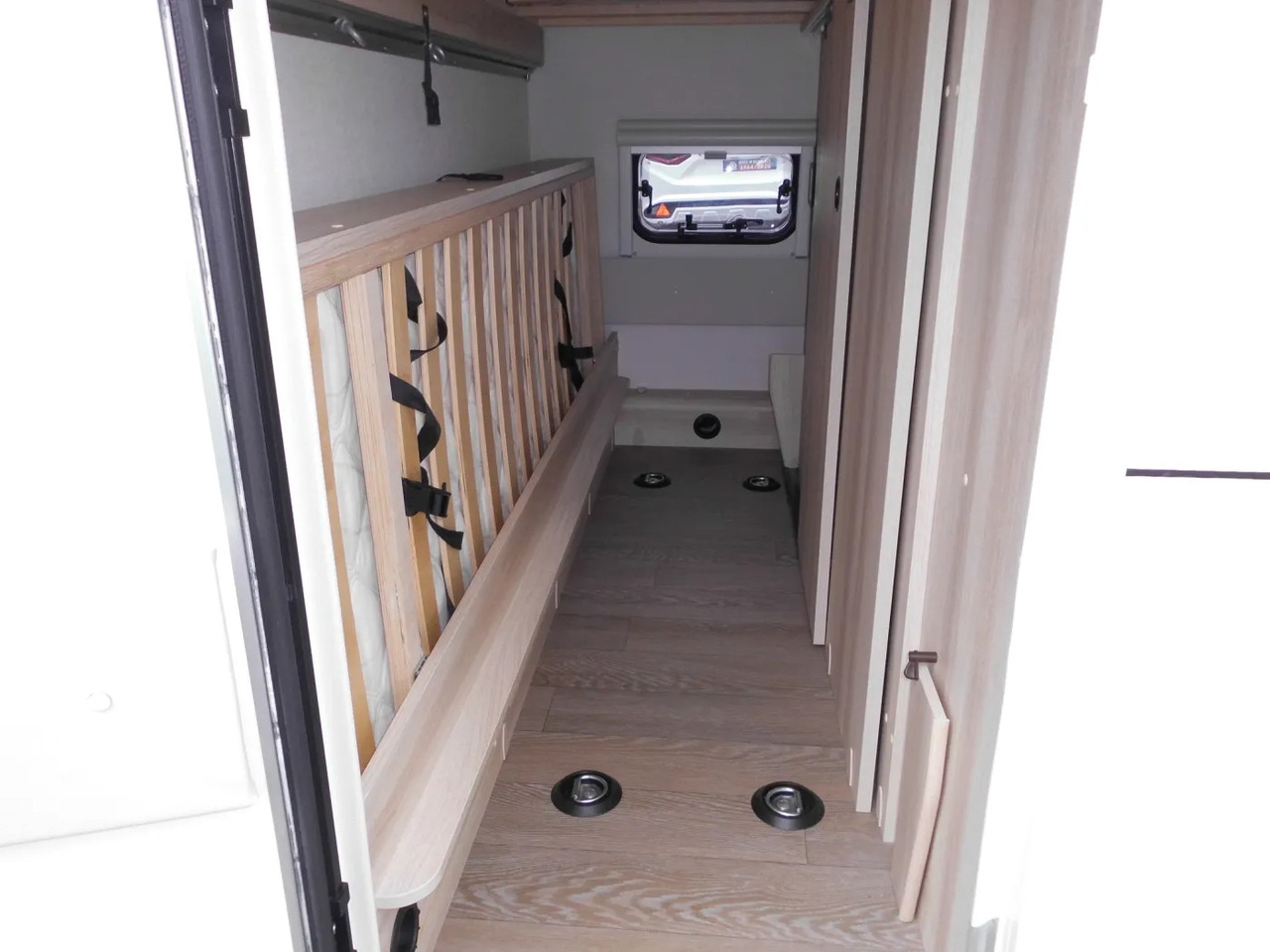 Caravan Hobby De Luxe 540 KMFe 2026 GARAGE AUTARK 1800kg. Hobby De Luxe 540 KMFe 2026 GARAGE AUTARK 1800kg.- Photo 4