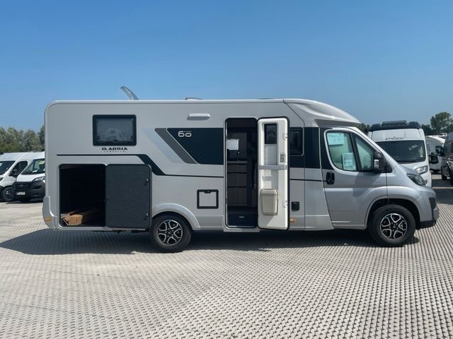 Teilintegriertes Wohnmobil Adria Compact 60Y DL *60 years - Jubilee*- Photo 2