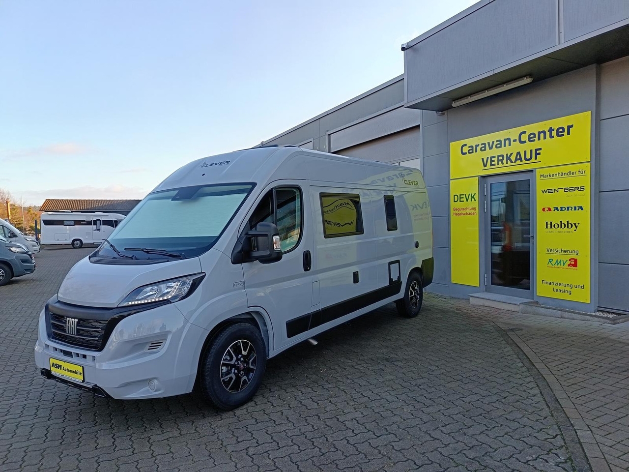 Camper Van Clever Celebration 600 MJ24*AHK*MARKISE*ACC*R-KAM*RADIO Clever Celebration 600 MJ24*AHK*MARKISE*ACC*R-KAM*RADIO- Photo 4