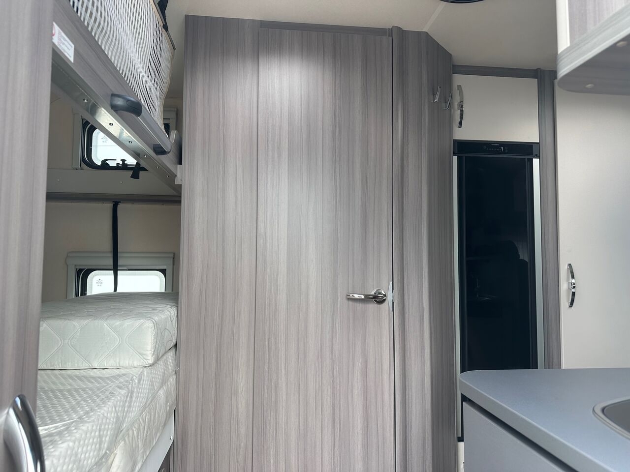 Teilintegriertes Wohnmobil Kamper Hobby Optima T65 HKM Ontour 2023 Kamper Hobby Optima T65 HKM Ontour 2023- Photo 5