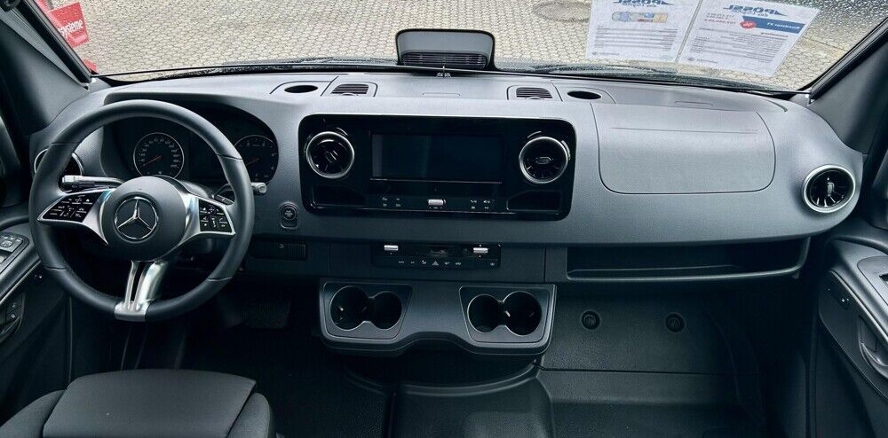 Camper Van POESSL Roadstar XT Mercedes Chassis Paket Premium- Photo 2